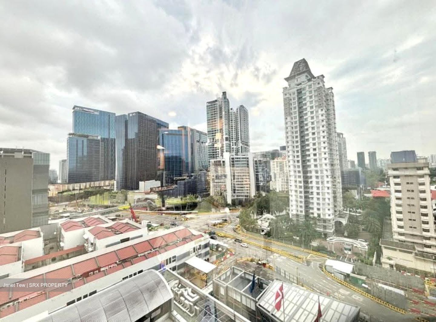 United Square (D11), Office #632871391